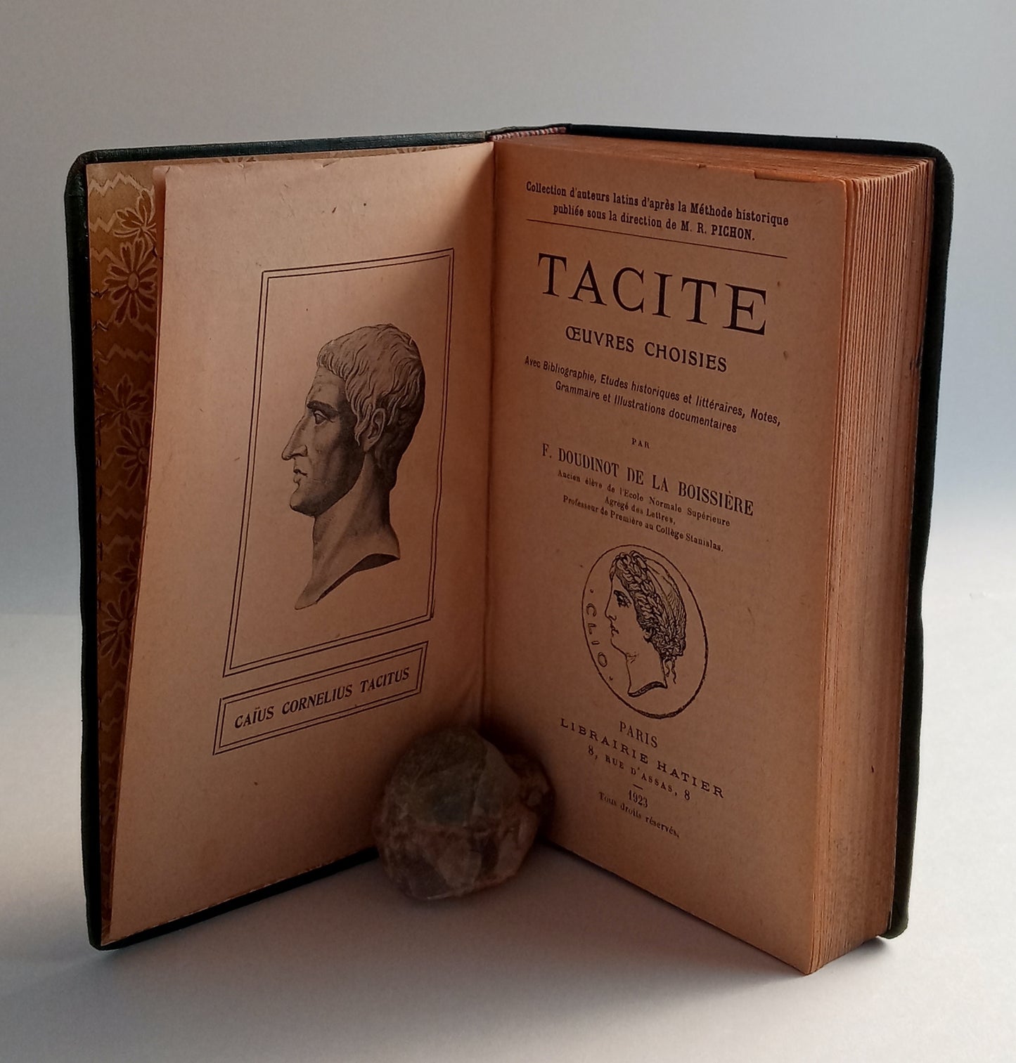 Tacite: Oevres Choises. Avec Bibliographie, Etudes historiques et littéraires, Notes Grammaire et Illustrations documentaires. book cover
