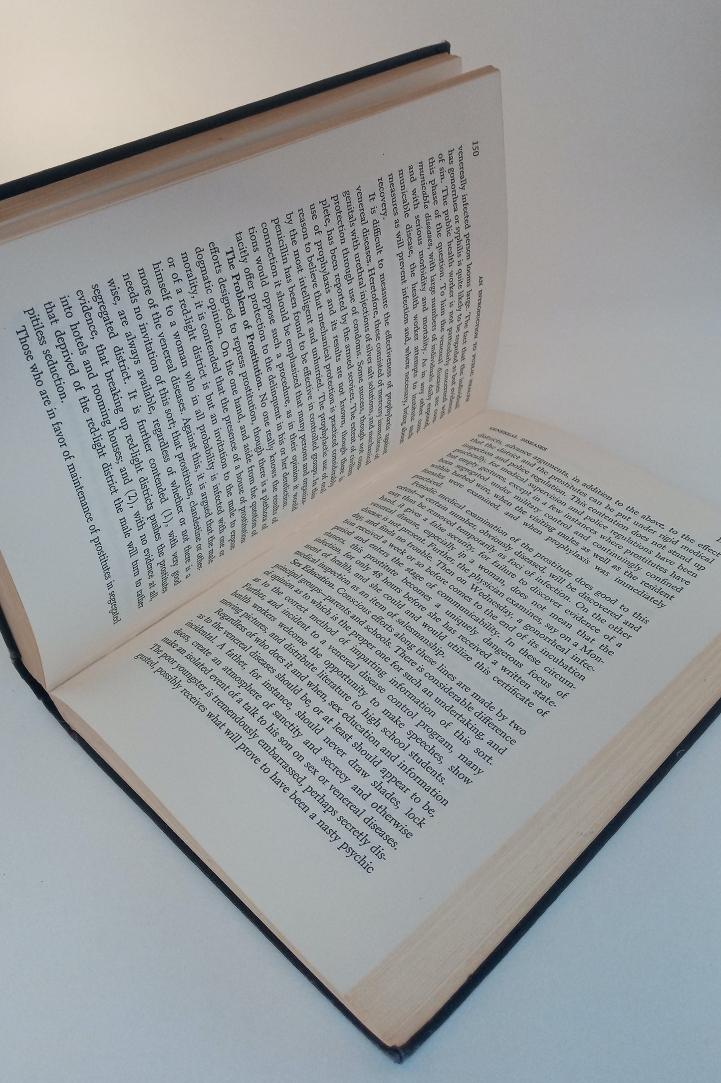 An Introduction to Public Health book cover