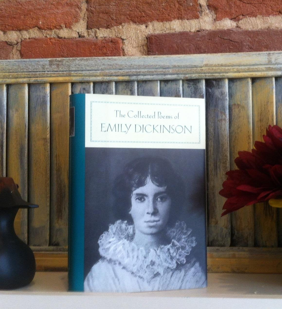Collected Poems of Emily Dickinson book cover