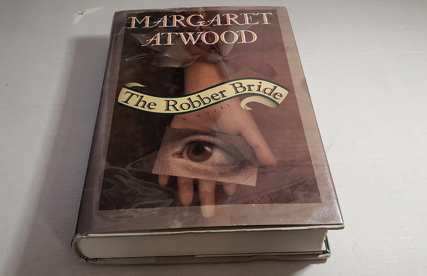 Robber Bride (Trade in the USA) book cover