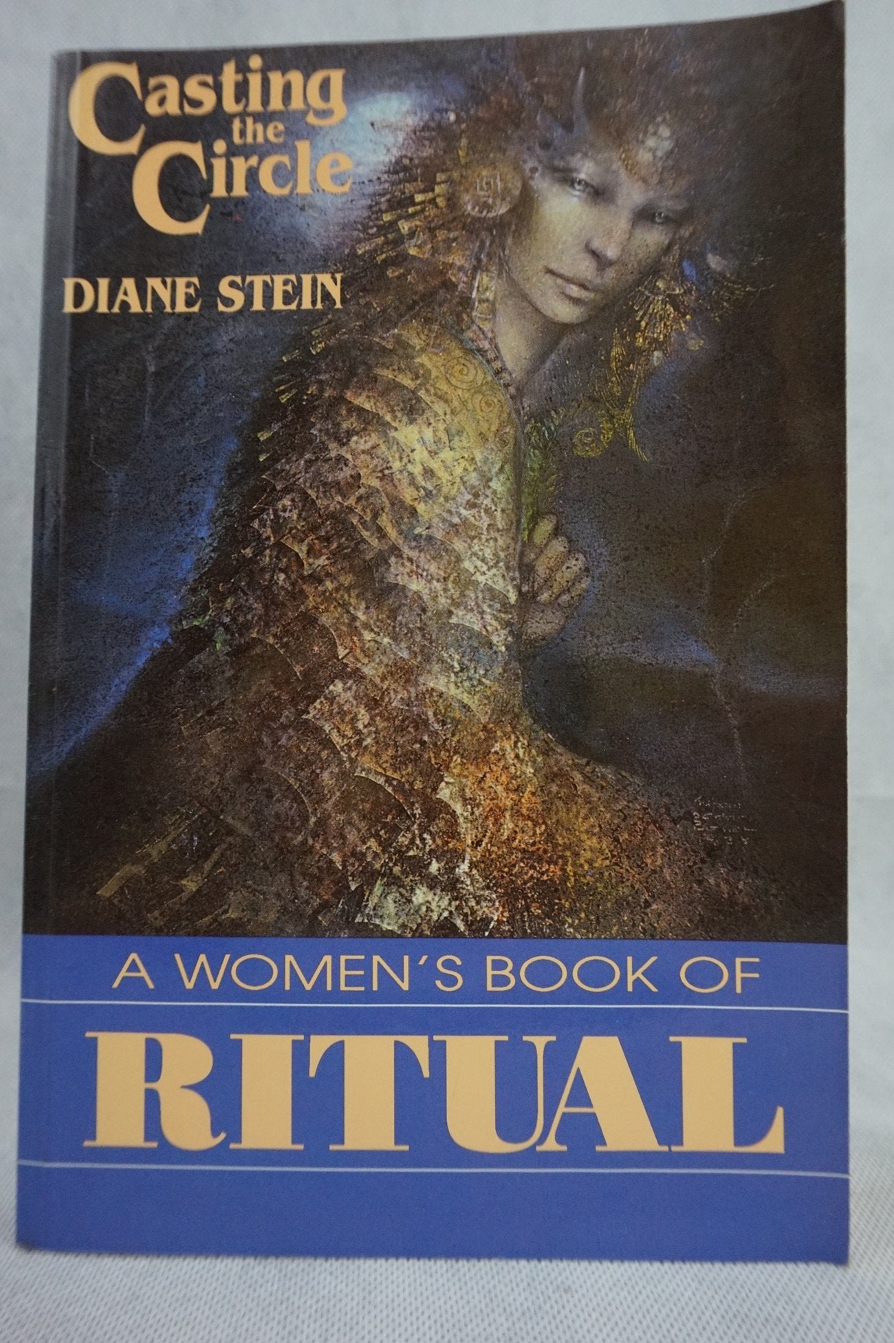 Casting the Circle: A Woman's Book of Ritual book cover