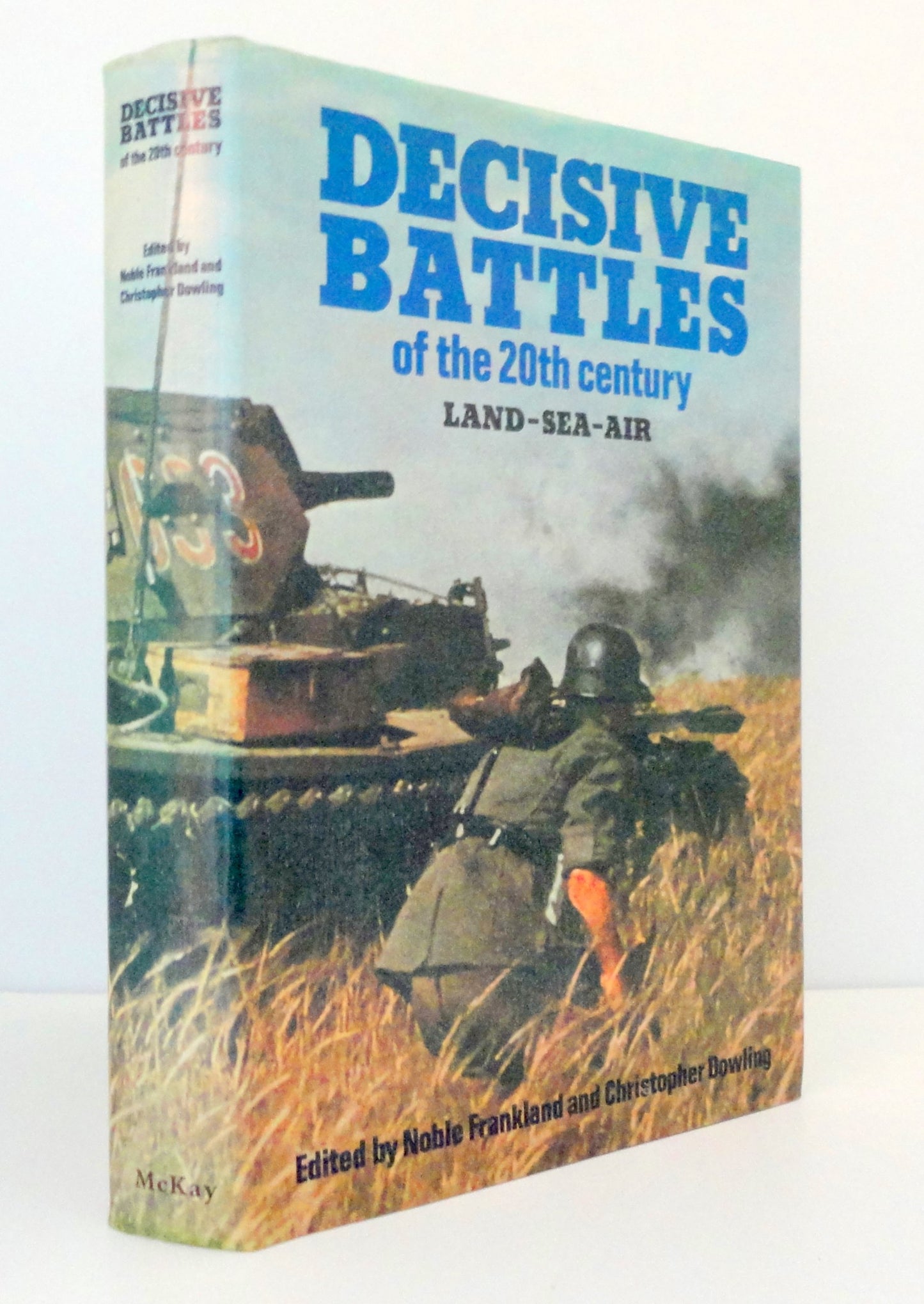 Decisive battles of the twentieth century: Land-sea-air book cover
