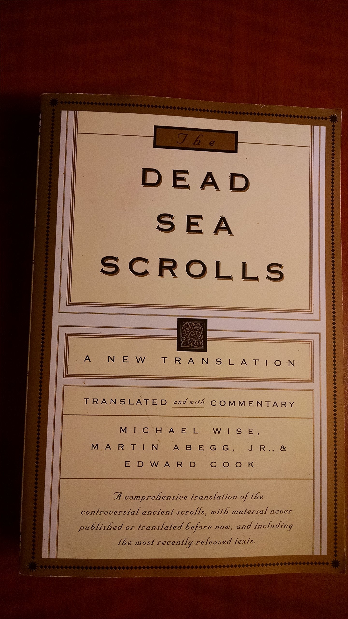 Dead Sea Scrolls: A New Translation book cover