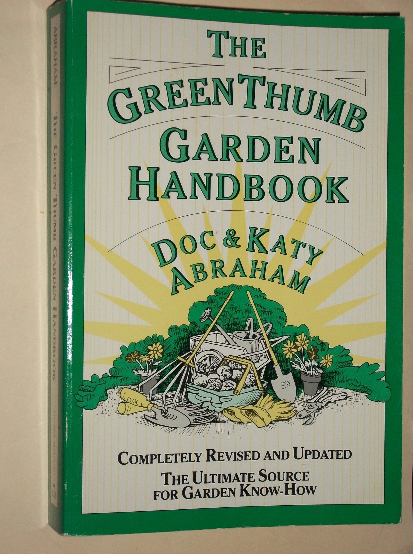 Green Thumb Garden Handbook (Compl Rev & Exp) book cover