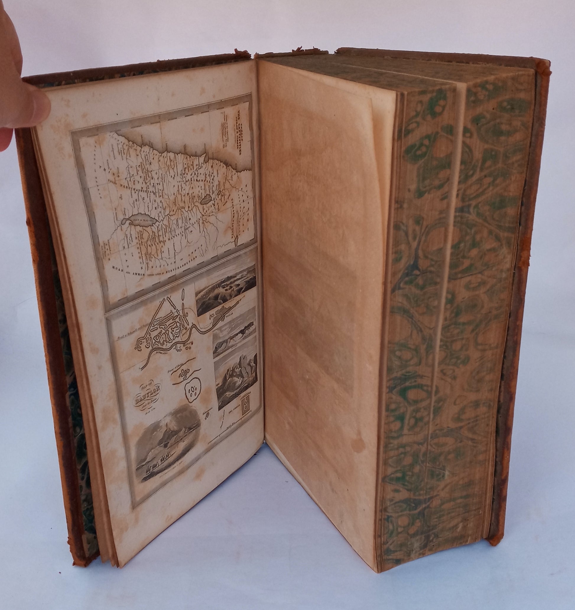 The Comprehensive Commentary on the Holy Bible; the text according to the authorized version; with marginal references; Matthew Henry's commentary, condensed but retaining the most useful thoughts; the practical observations of Rev. Thomas Scott, D.D., vo