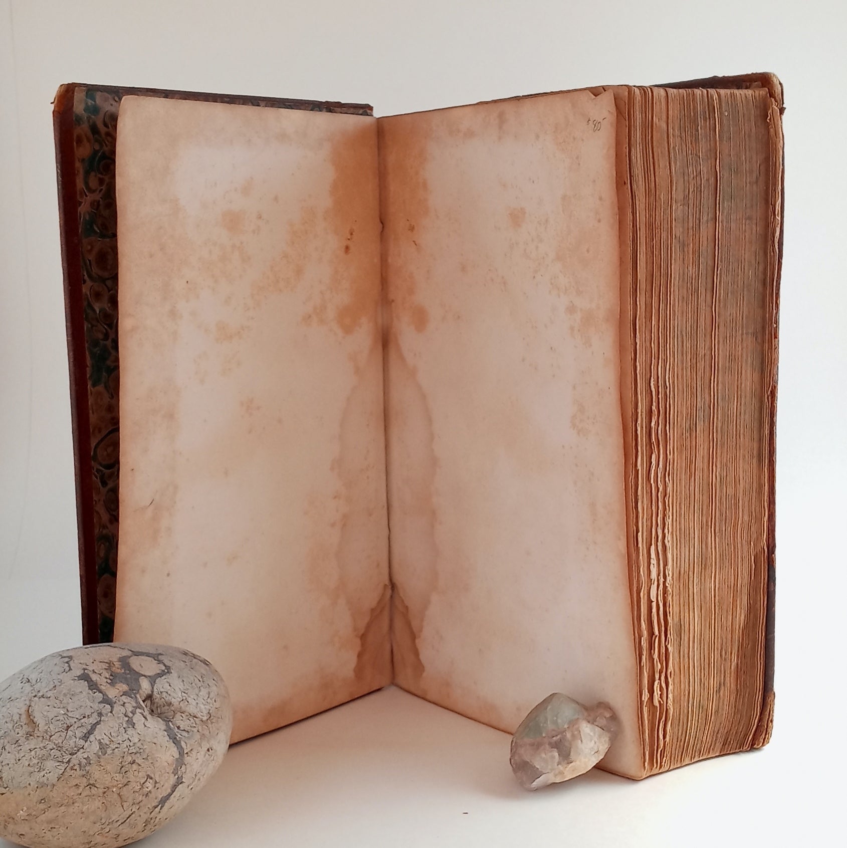 The Comprehensive Commentary of the Holy Bible, containing the text according to the authorised version; Scott's marginal references; Matthew Henry's commentary, condensed, but containing every useful thought; the practical observations of Rev. Thomas Sco