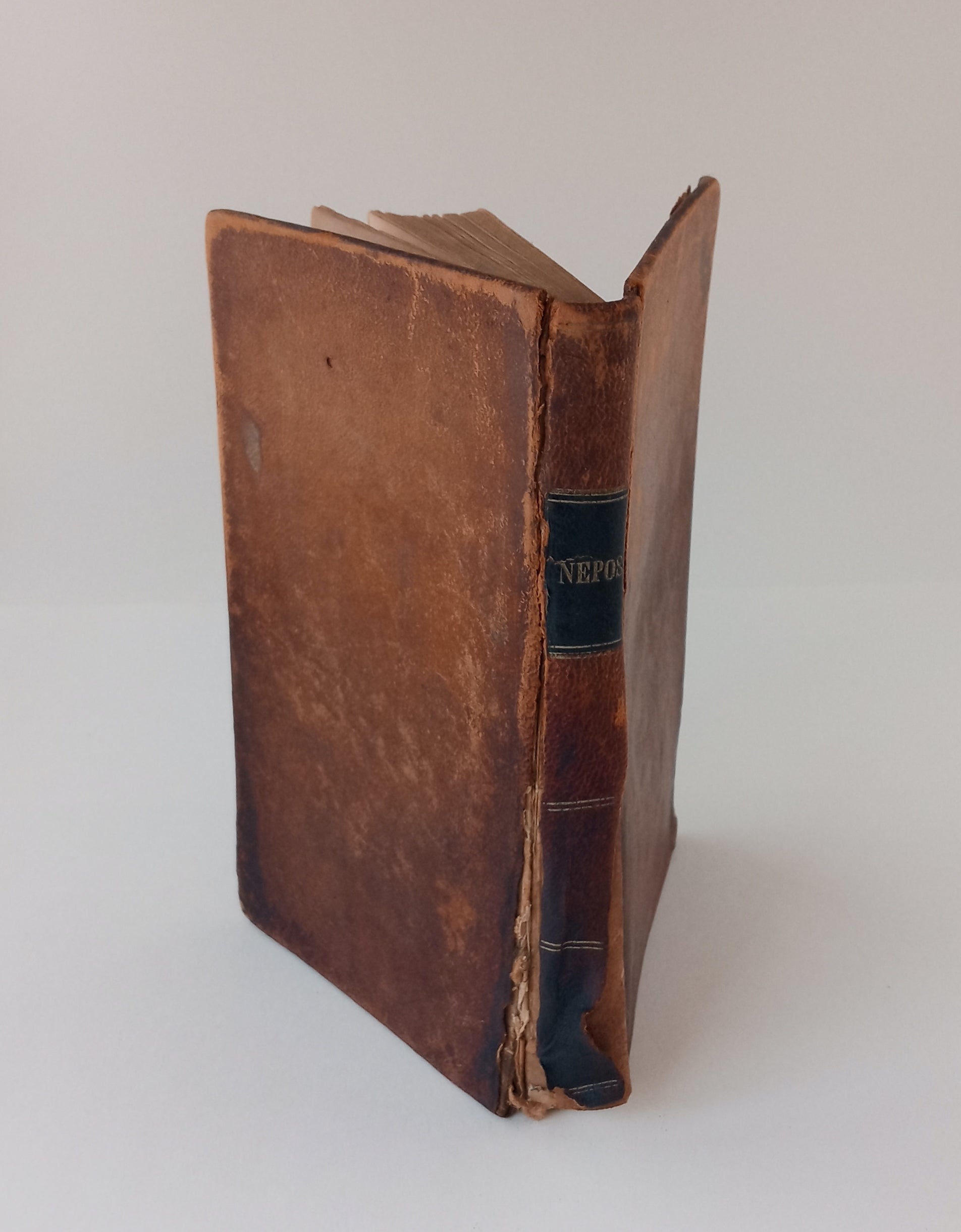 De Vita Excellentium Imperatorum: Ex Editione Quarta J. H. Bremi, accedunt notae anglicae atque index historicus et geographicus; editio secunda book cover