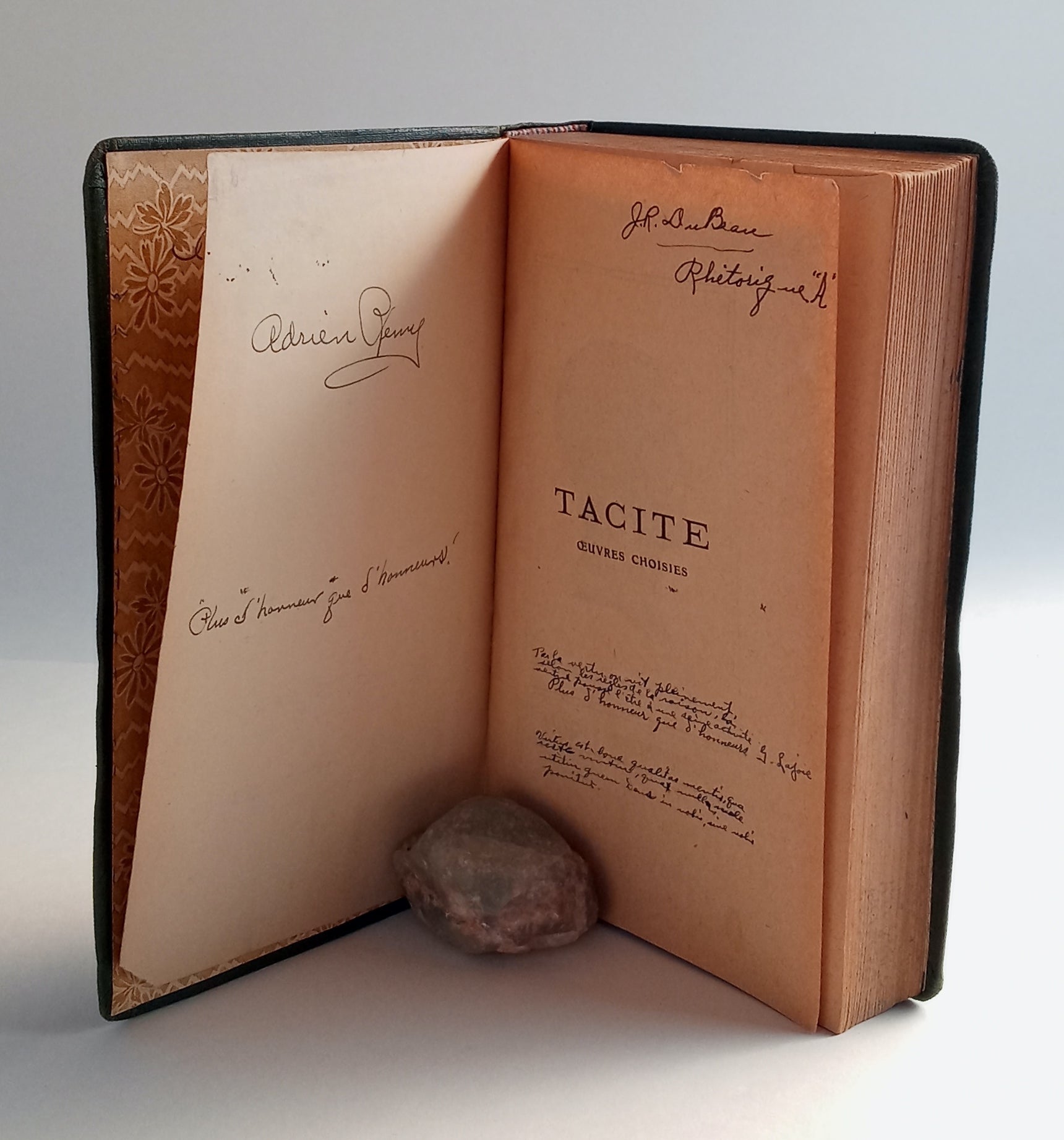 Tacite: Oevres Choises. Avec Bibliographie, Etudes historiques et littéraires, Notes Grammaire et Illustrations documentaires. book cover