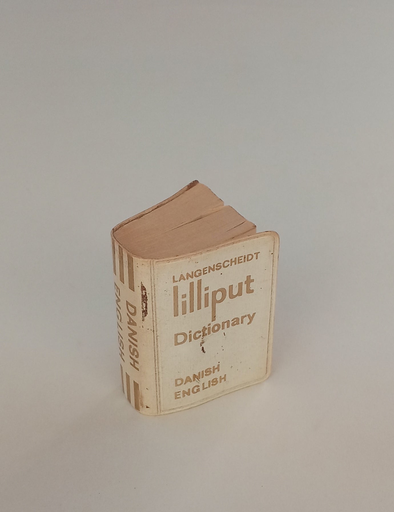 Langenscheidt's Lilliput Dictionary: Danish-English book cover