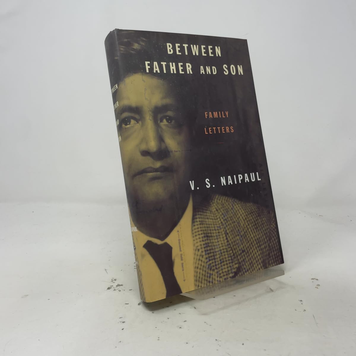 Between Father and Son: Family Letters (American) book cover