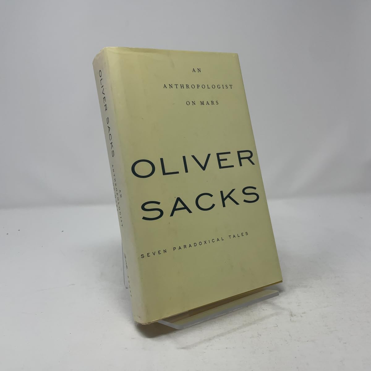 Anthropologist on Mars: Seven Paradoxical Tales book cover