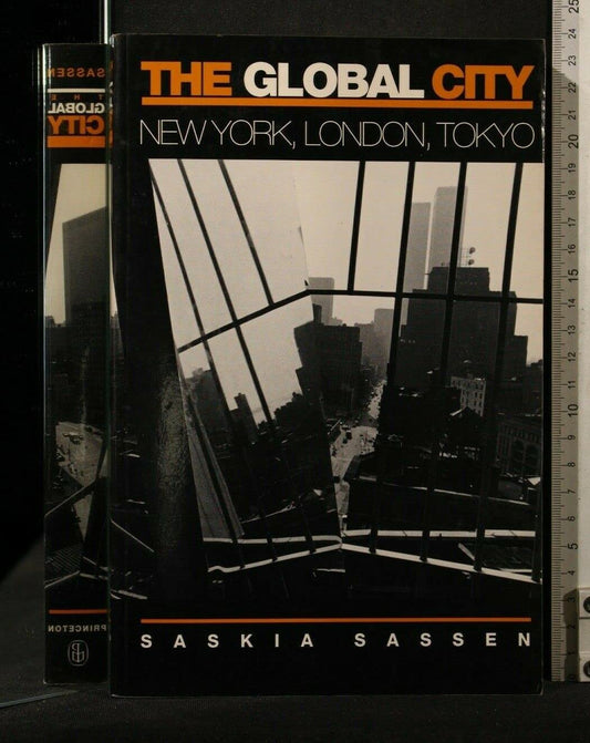 Global City: New York, London, Tokyo book cover