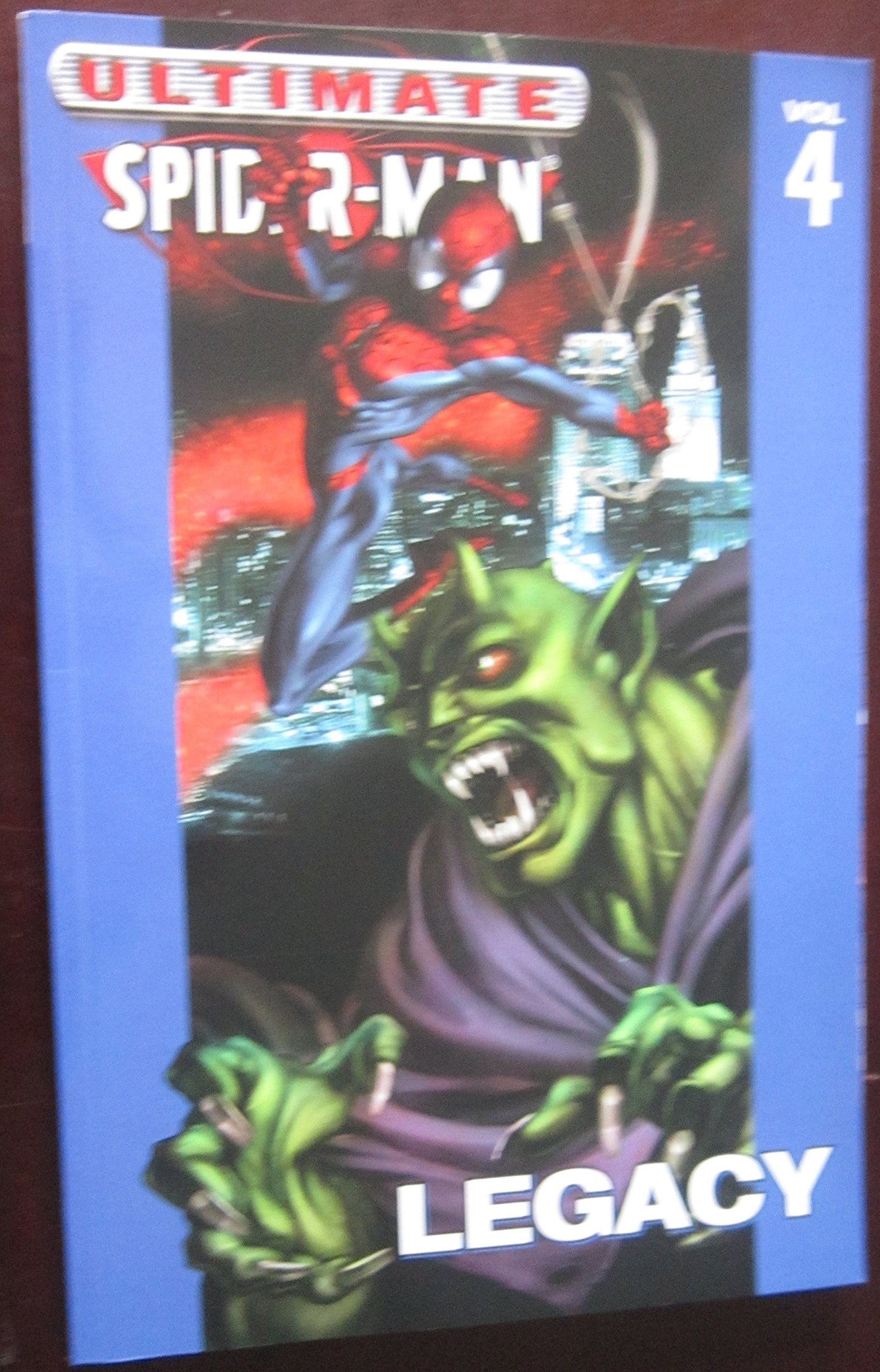 Ultimate Spider-Man - Volume 4: Legacy (Direct) book cover