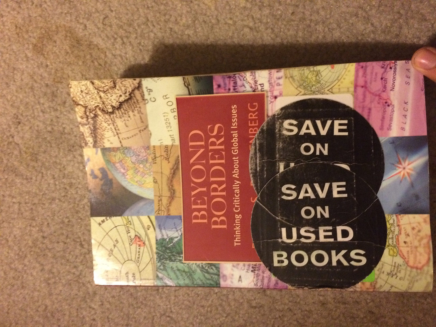 Beyond Borders: Thinking Critically about Global Issues book cover